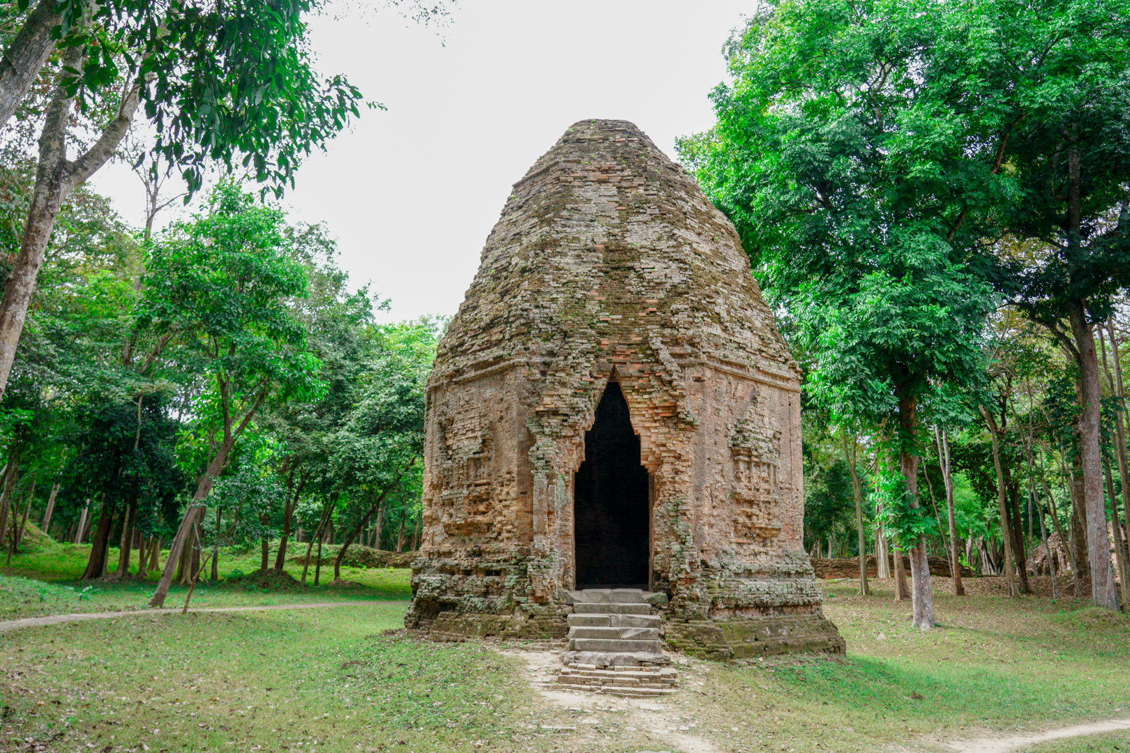 Private Day Trip Siem Reap to Sambo Preikuk Temple (the capital of the Chenla Empire)