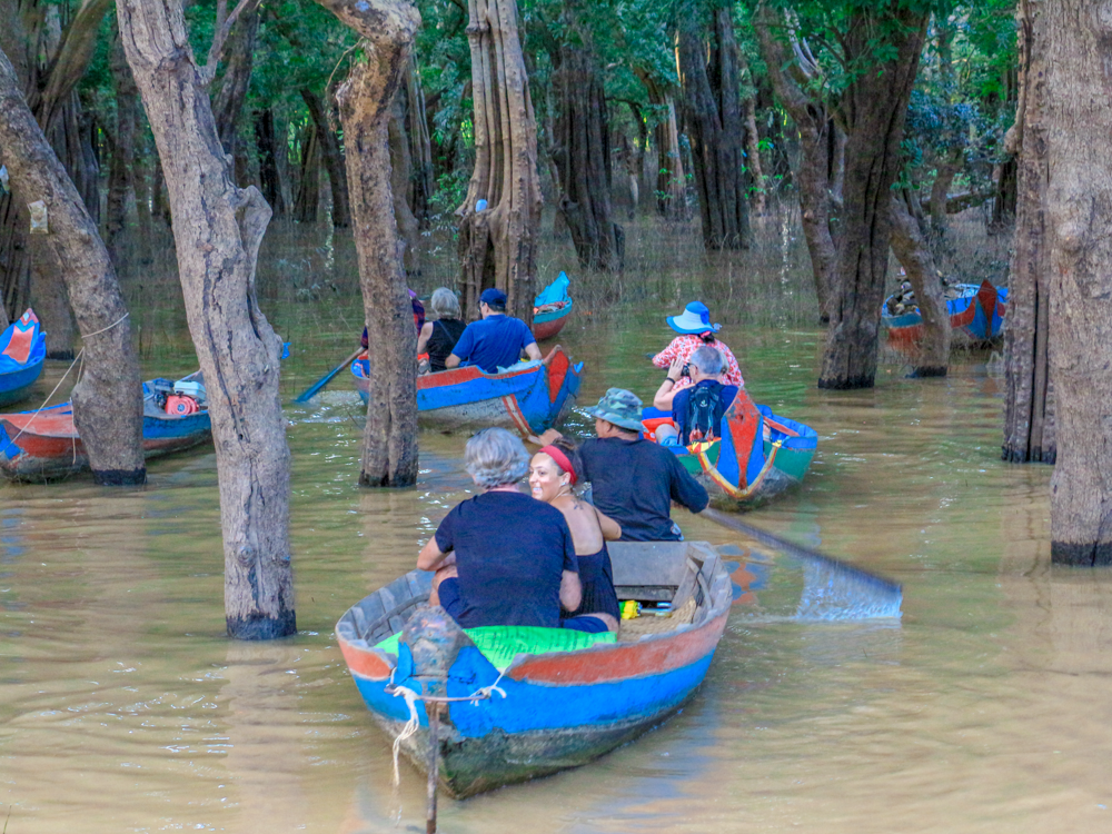 Private Day Trip to Kampong Pluk Floating Village with sunset