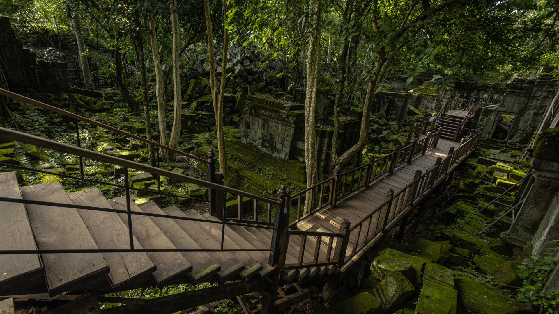 Koh Ker & Beng Mealea (The temple lost in Jungle)